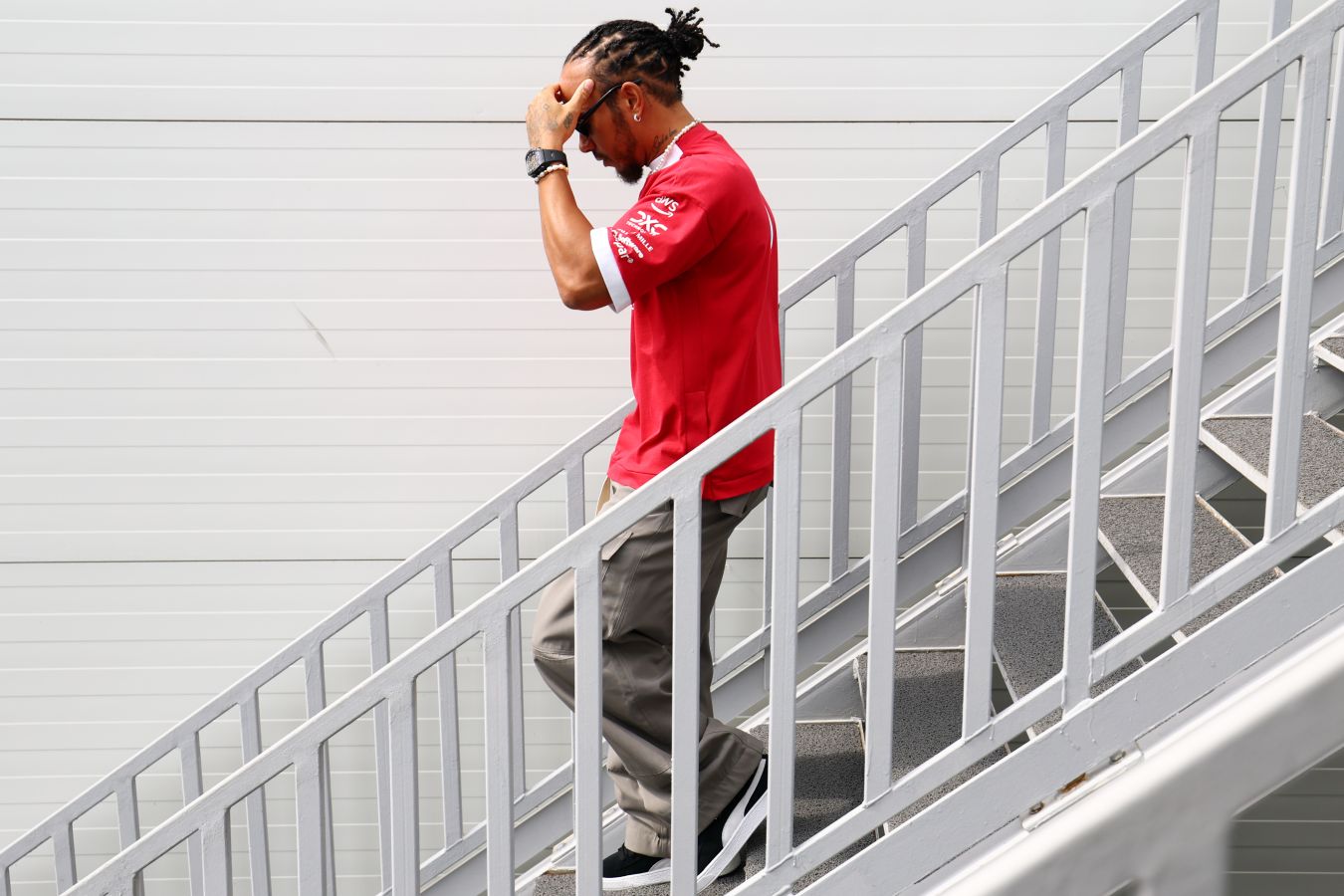 У меня долгий контракт. Хэмилтон пресёк слухи об уходе из Феррари