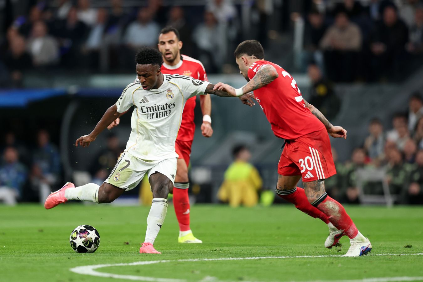 Бенфике грозит наказание со стороны УЕФА за поведение болельщиков A Bola