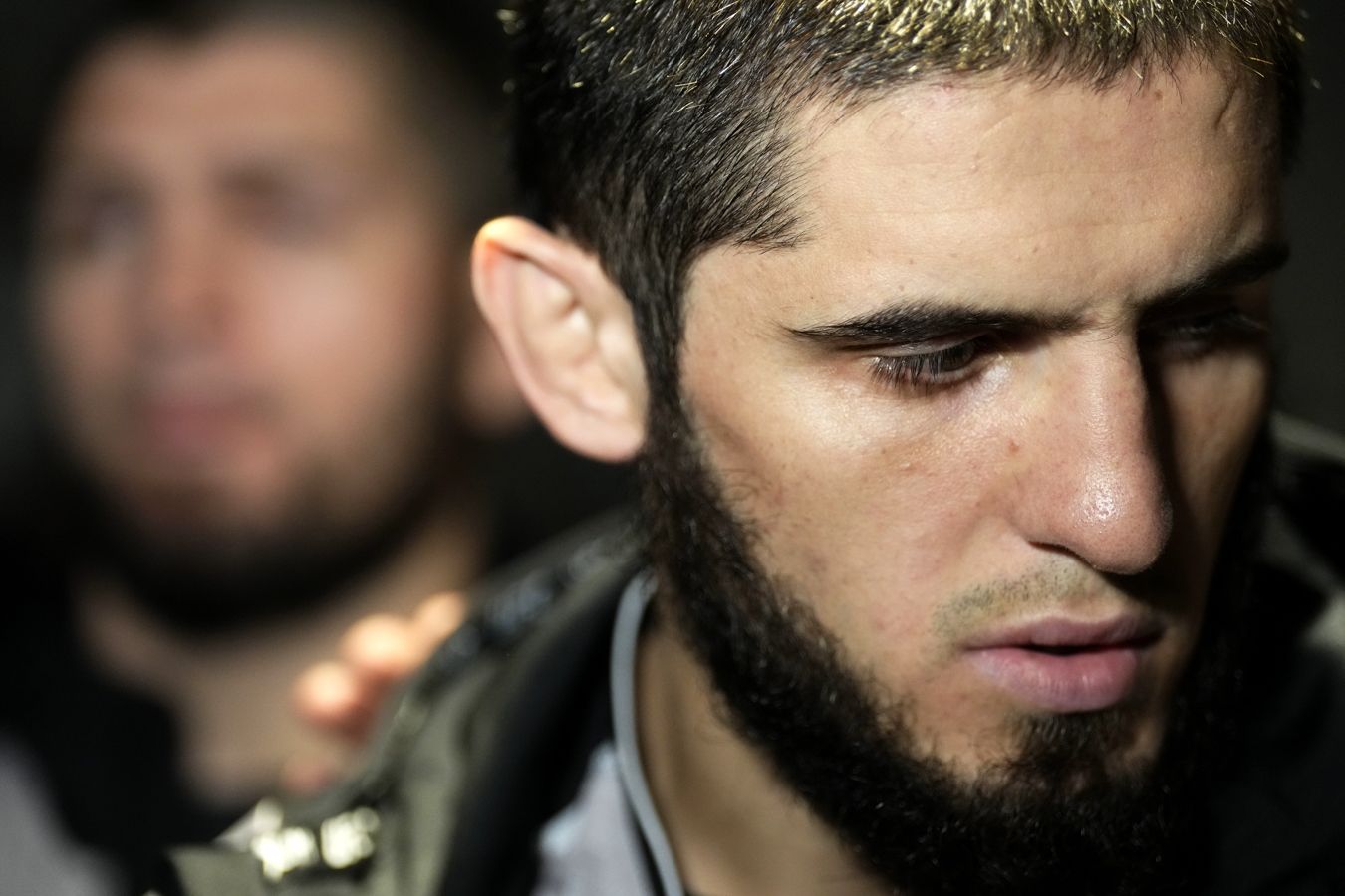 Соннен: если Махачев хочет выбраться из-под трона Хабиба, нужно сделать что-то другое