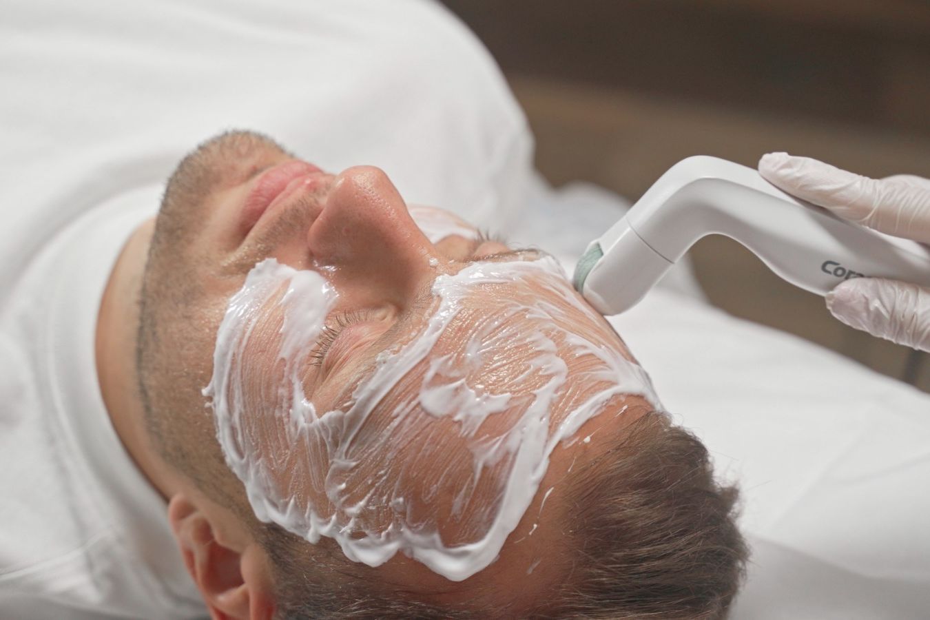 Как мужчине быстро и незаметно убрать рубцы с лица