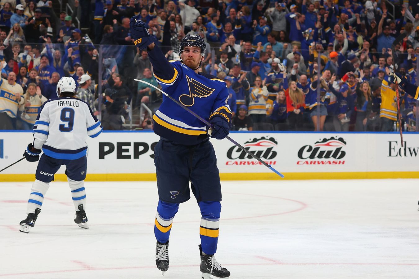 Лос-Анджелес по буллитам обыграл на выезде Сент-Луис, у Бучневича ассистентский дубль