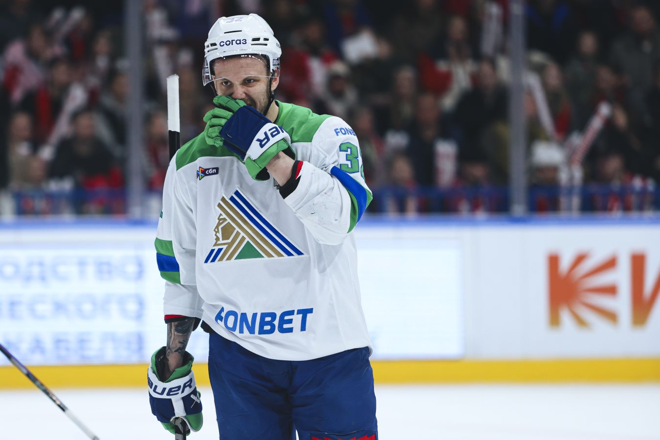 «Салават Юлаев» подписал новый контракт с защитником Сергеем Варловым