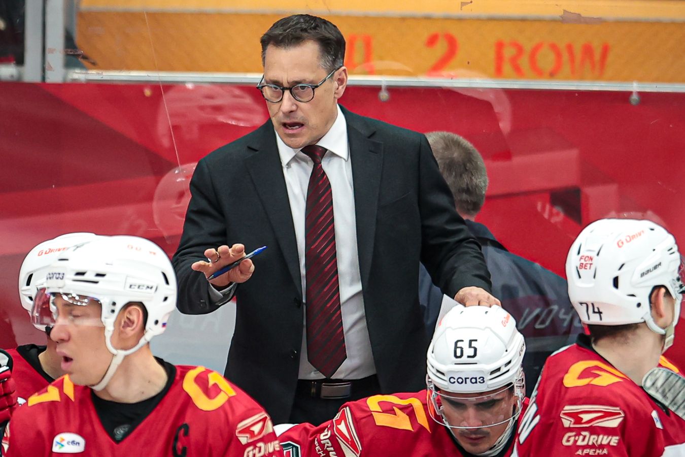 Мне без разницы, какие правила. Ги Буше высказался о драке защитника Авангарда Чеккони