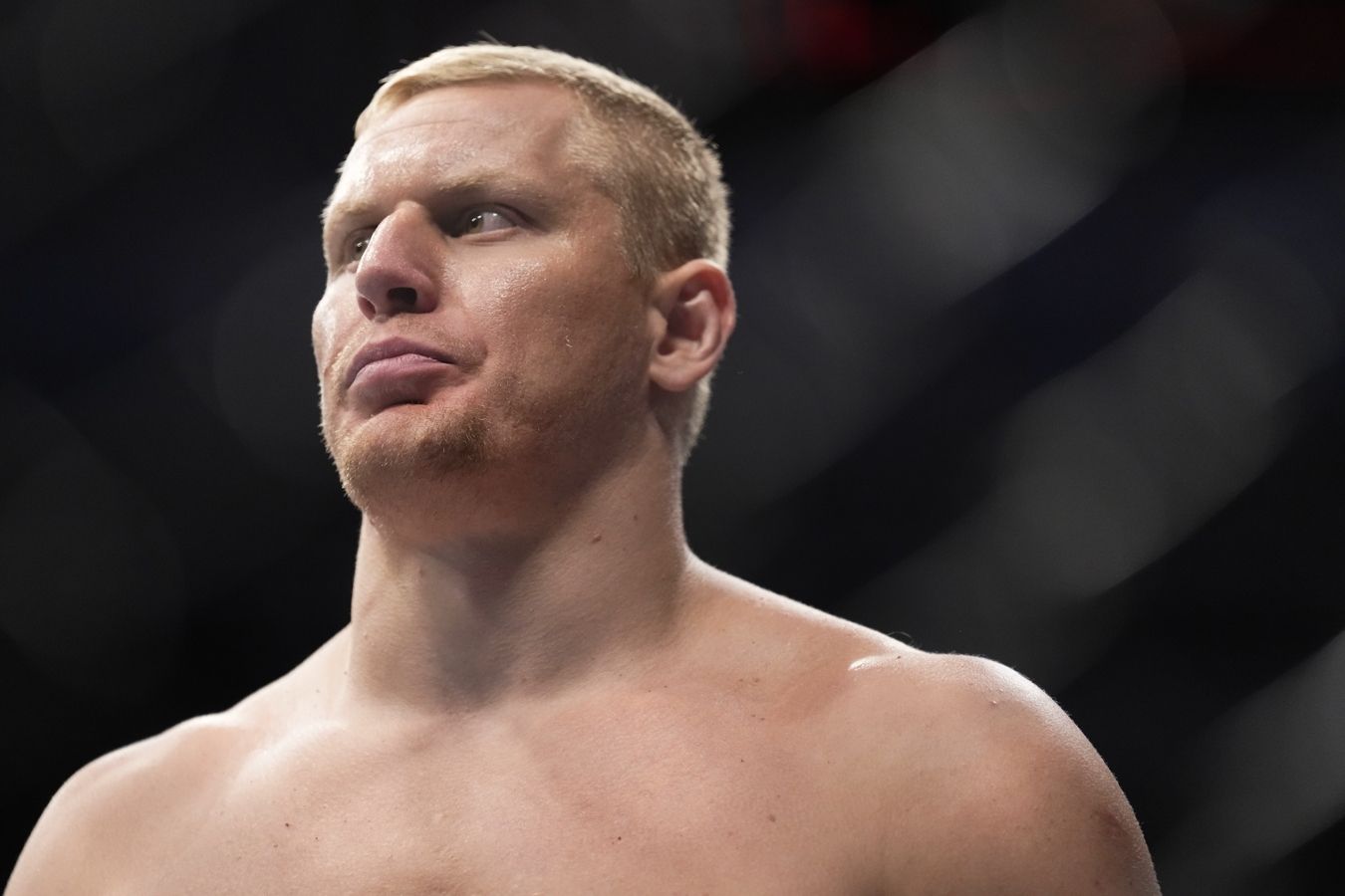 Второй номер рейтинга тяжеловесов UFC Сергей Павлович показал актуальную  физическую форму