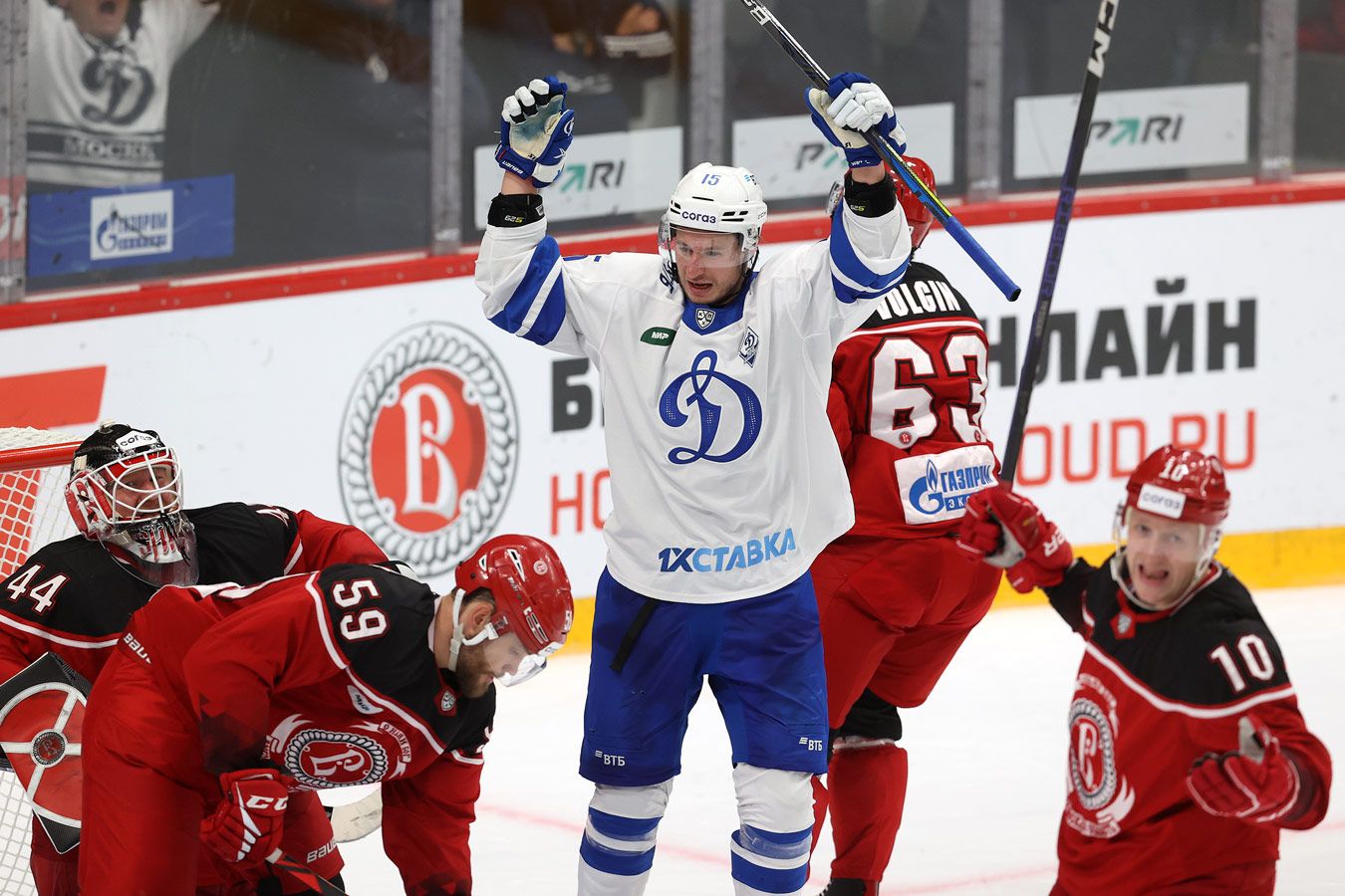 Шведы не могут вытащить своих игроков из КХЛ. Вмешается ли ИИХФ в российский хоккей?