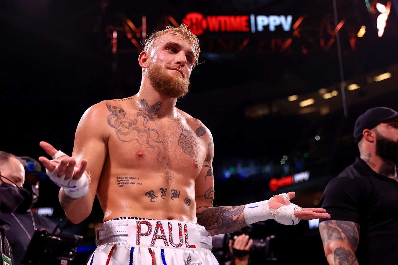 Боец UFC обратился к Джейку Полу из-за его конфликта с Флойдом Мейвезером
