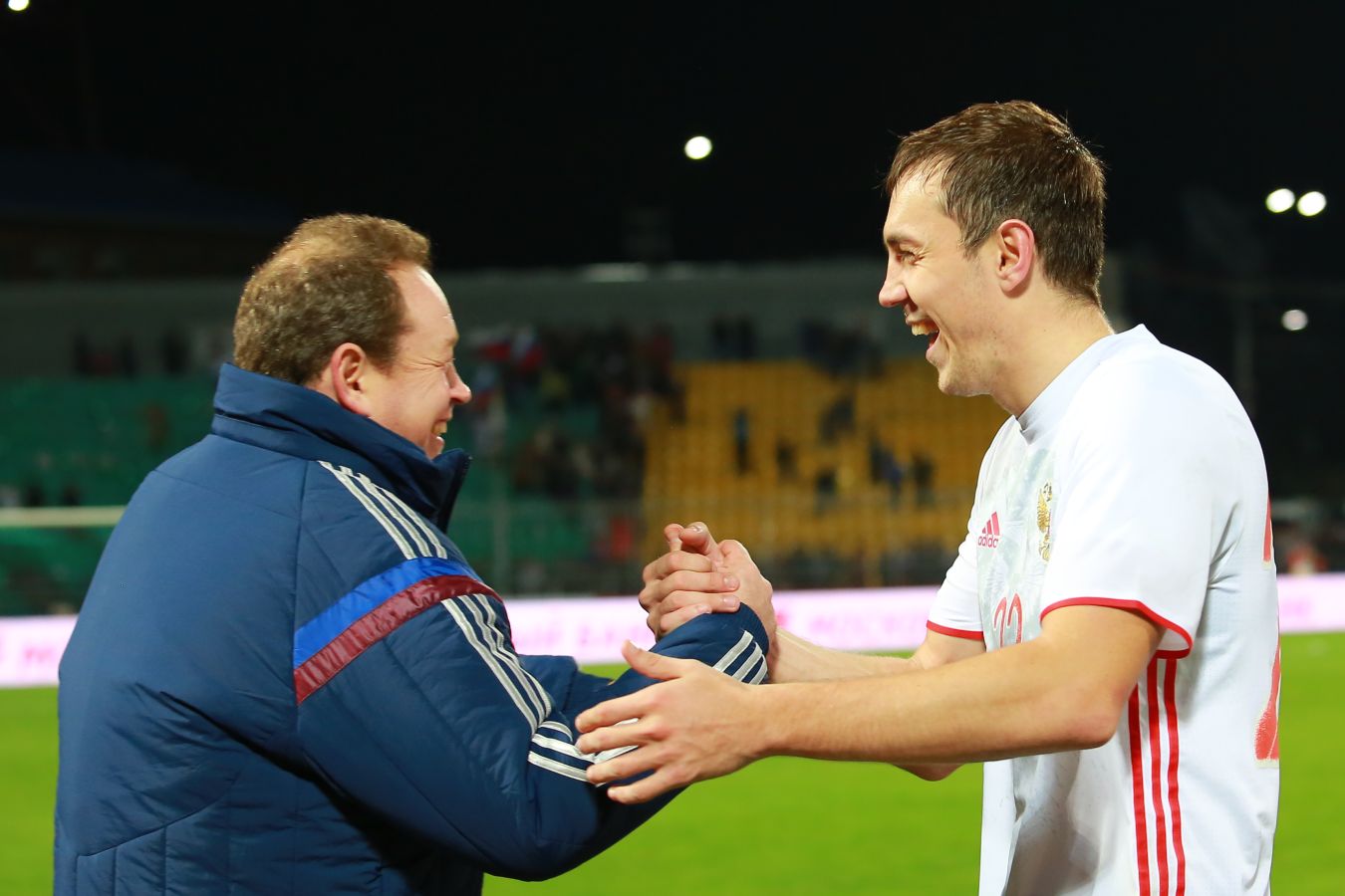 Леонид Слуцкий и Артём Дзюба сыграли в квиз в Москве. Заняли 15-е место из 21 команды