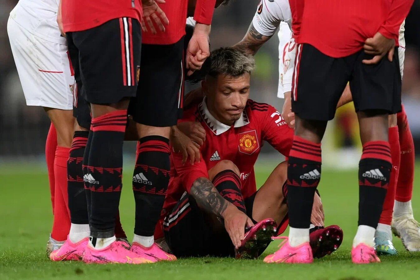 «Чувствую себя сильным». Игрок «Юнайтед» Мартинес — о восстановлении после травмы