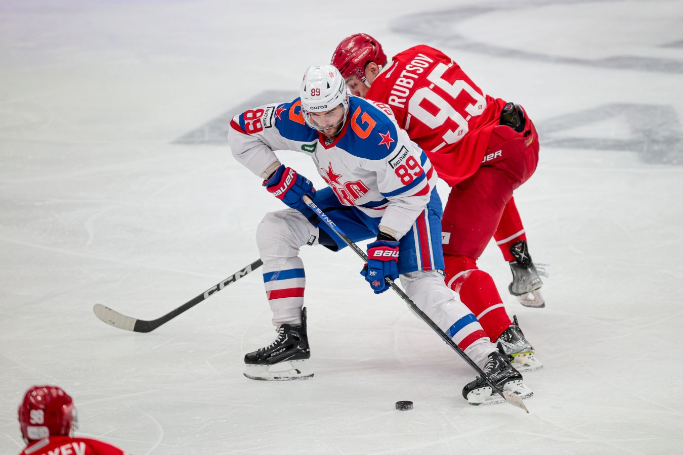 Два из трёх первых пиков драфта-2012 НХЛ заключали контракт с Амуром
