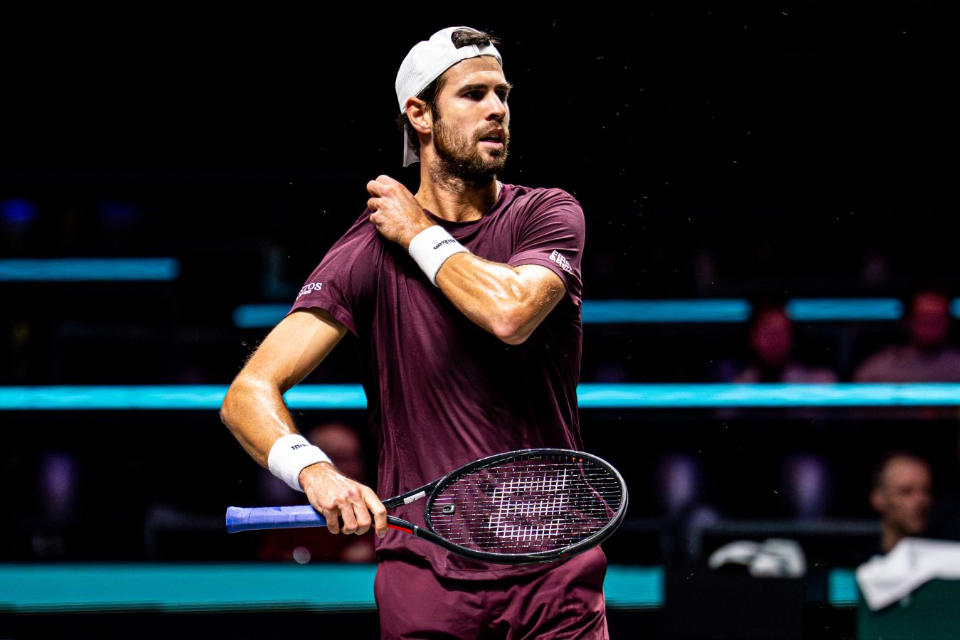 Хачанов не смог пробиться в четвертьфинал Роттердама. В сетке россиян больше не осталось