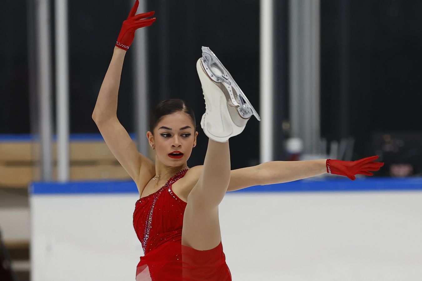 Аделия Петросян с отрывом захватила лидерство на чемпионате России — 2025 после КП