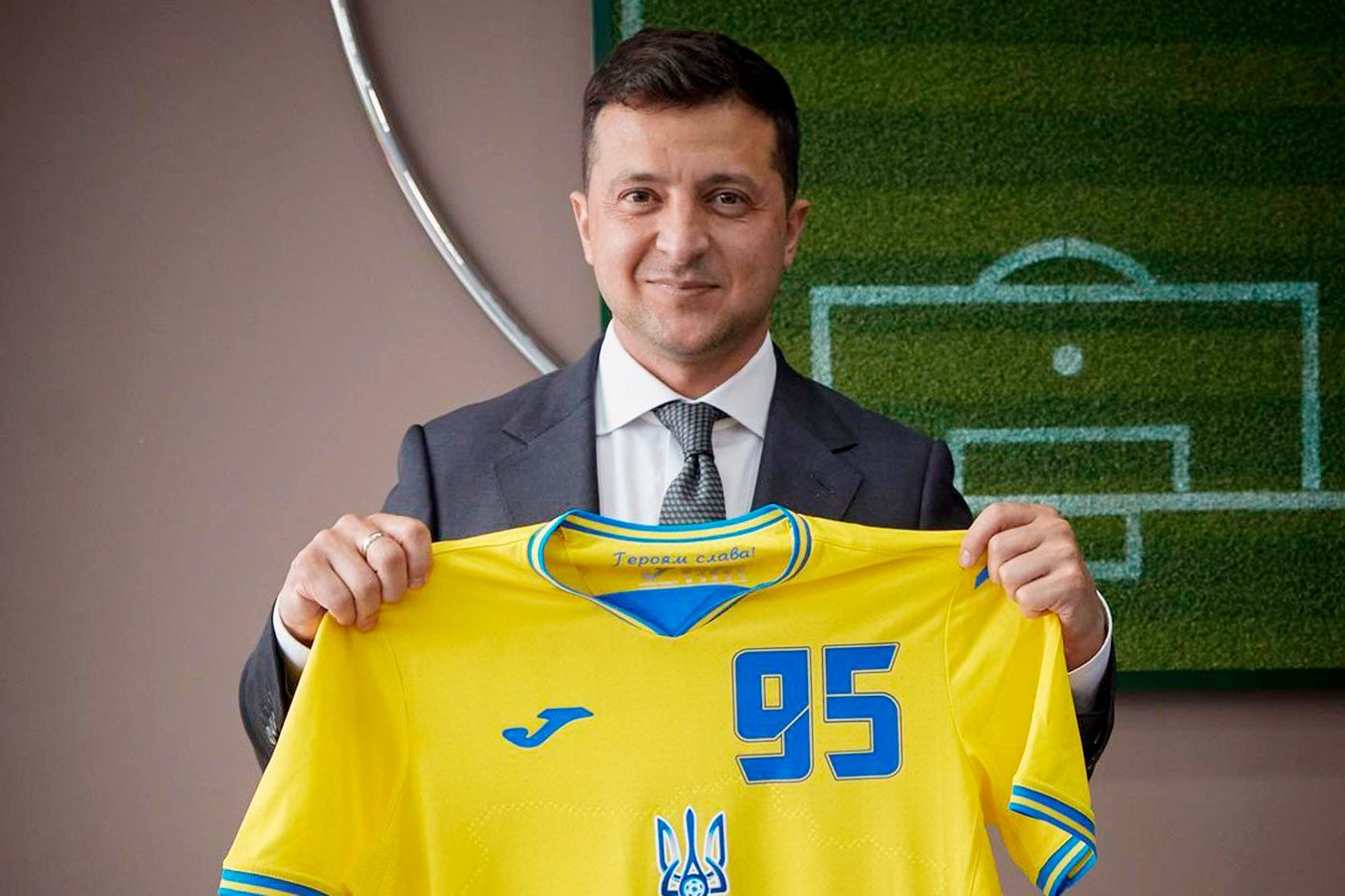 Президент Украины Зеленский обратился к сборной после разгрома от Англии на Евро-2020