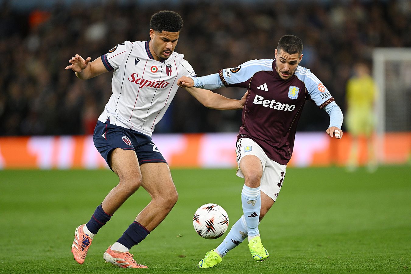 Астон Вилла разгромила Болонью и вышла в полуфинал Лиги Европы