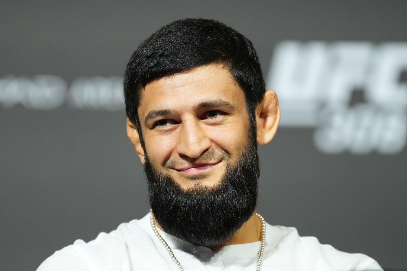 Хамзат Чимаев и Иан Гарри устроили потасовку за кулисами UFC Катар