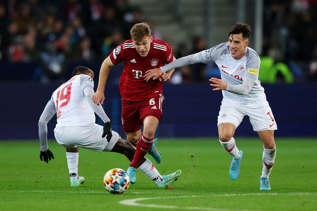 «Бавария» вырвала ничью у «Зальцбурга» на 90-й минуте в первом матче 1/8 финала ЛЧ