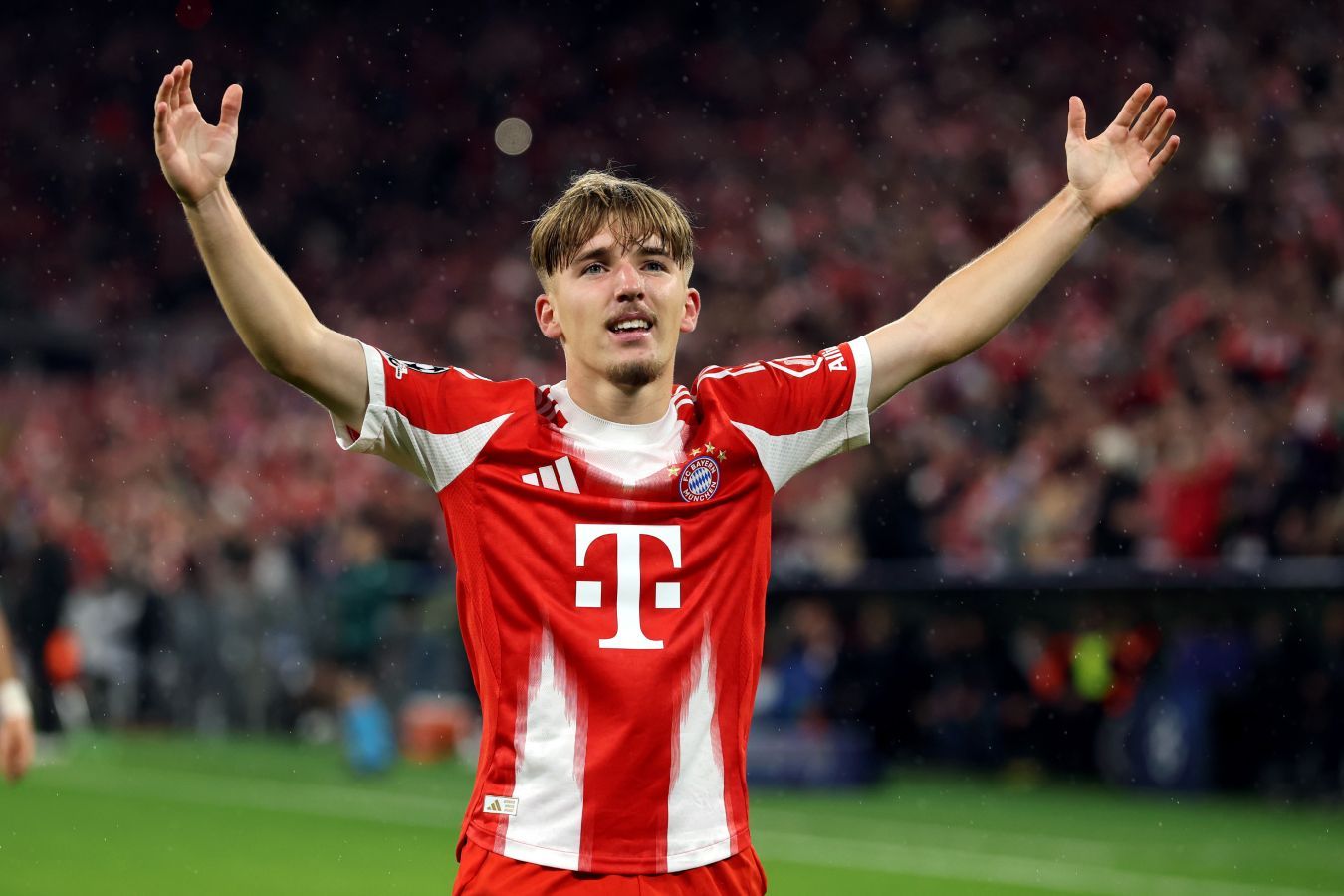 Бавария намерена продлить контракт с 17-летним талантом Ленартом Карлом  Bild