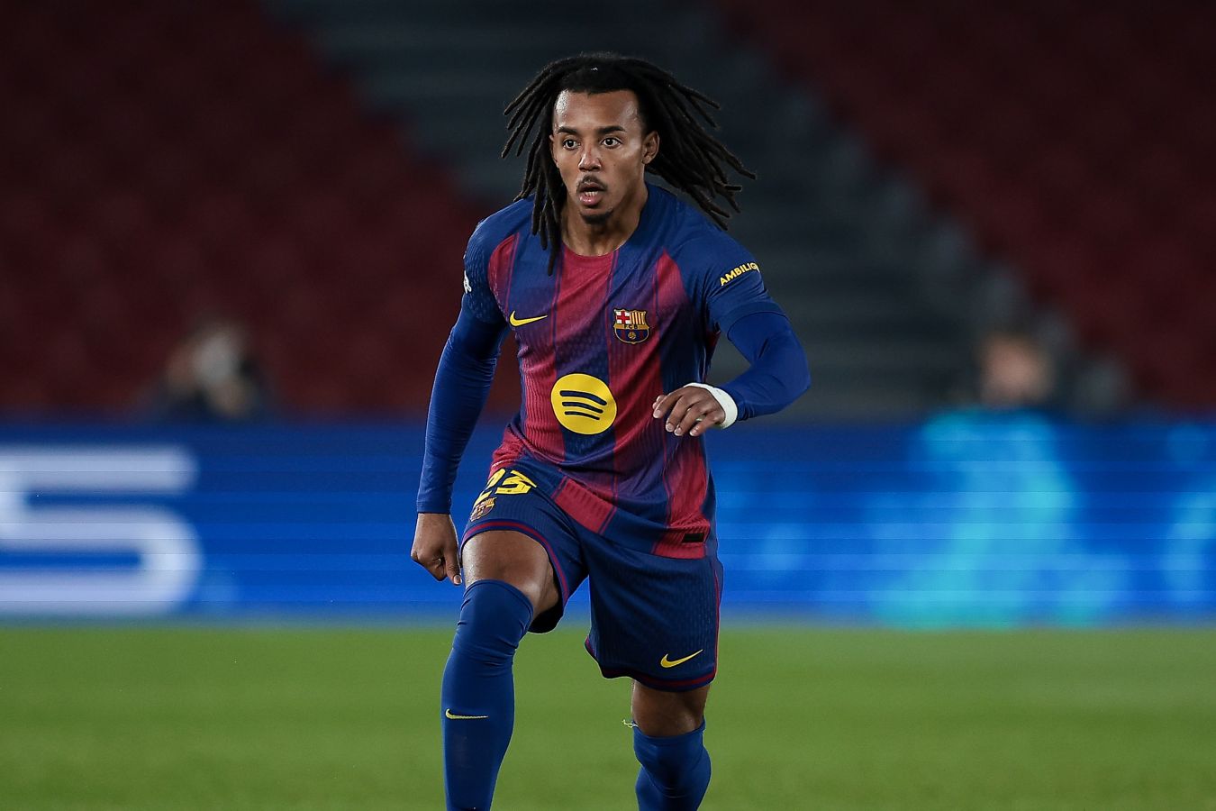 Защитник Барселоны может перейти в мадридский Реал за  60-80 млн  Topskills Sports