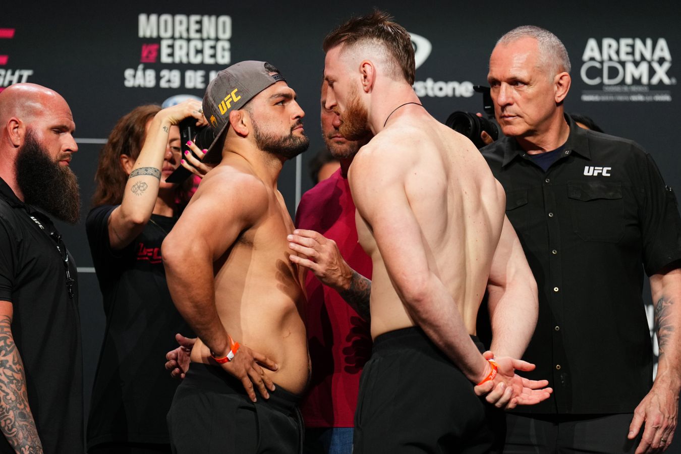 На предстоящем турнире UFC отменился один из главных боёв