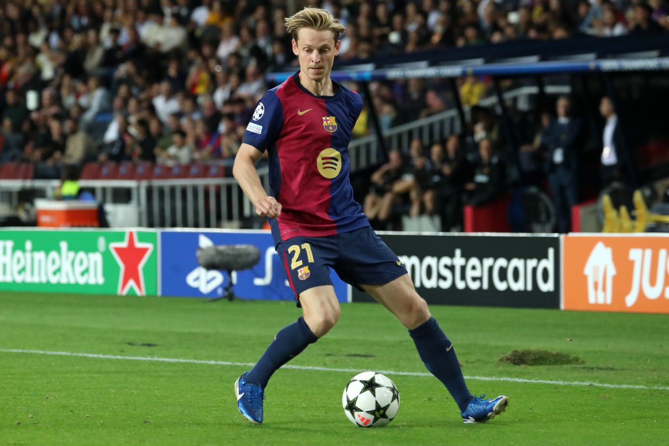 Френки де Йонг проигнорировал предложение «Барселоны» о новом контракте — Mundo Deportivo