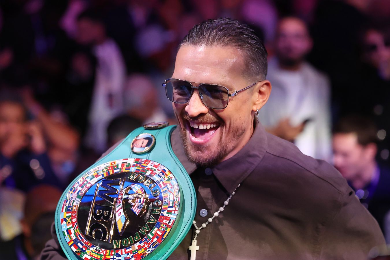 Усик ответил, с каким легендарным бойцом ММА хотел бы подраться в UFC