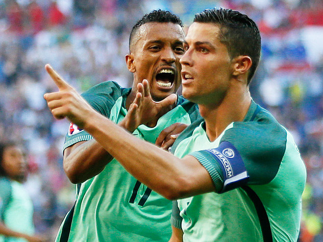 Пятка Роналду выводит Португалию в плей-офф с третьего места