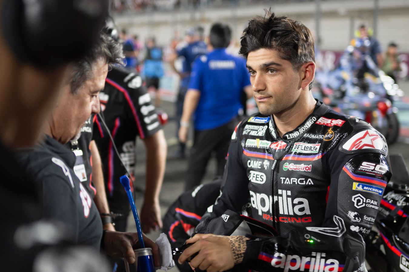 Стало известно, на какой срок выбыл действующий чемпион MotoGP после 11 сломанных рёбер