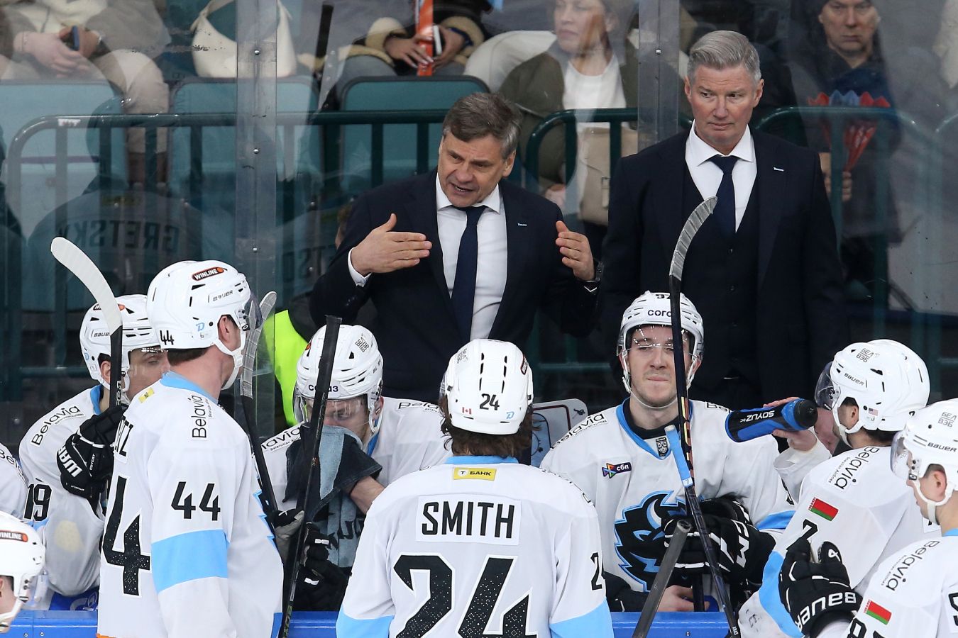 Минское «Динамо» сражается с «Ак Барсом»