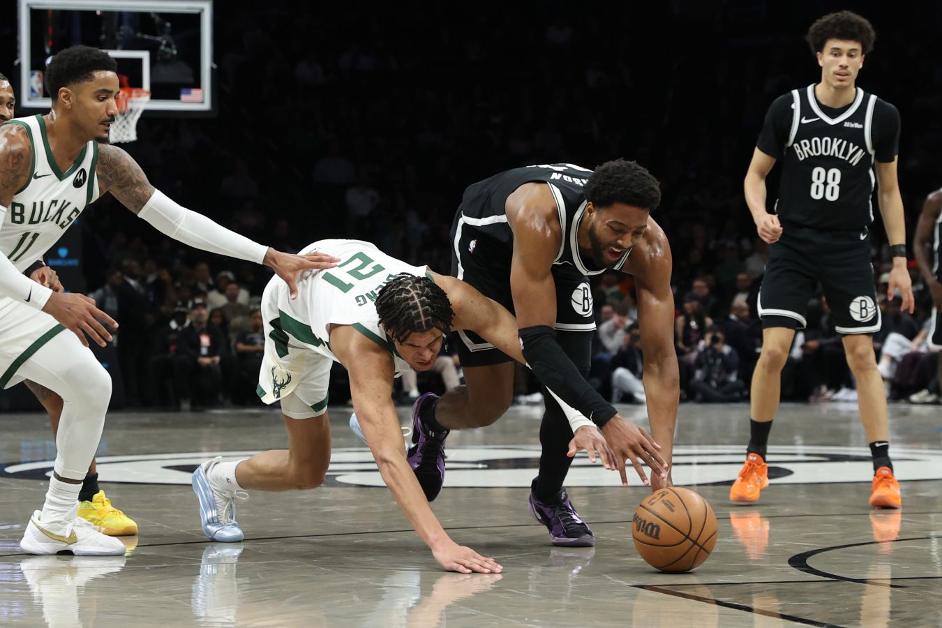 Бруклин без Дёмина обыграл дома Милуоки, несмотря на дабл-дабл Принса