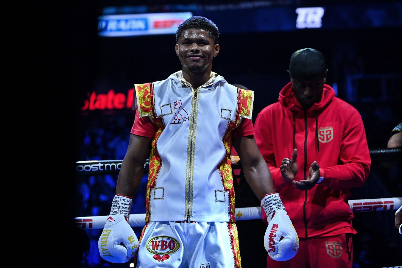 Стивенсон победил Херринга нокаутом и завоевал титул WBO во втором полулёгком весе