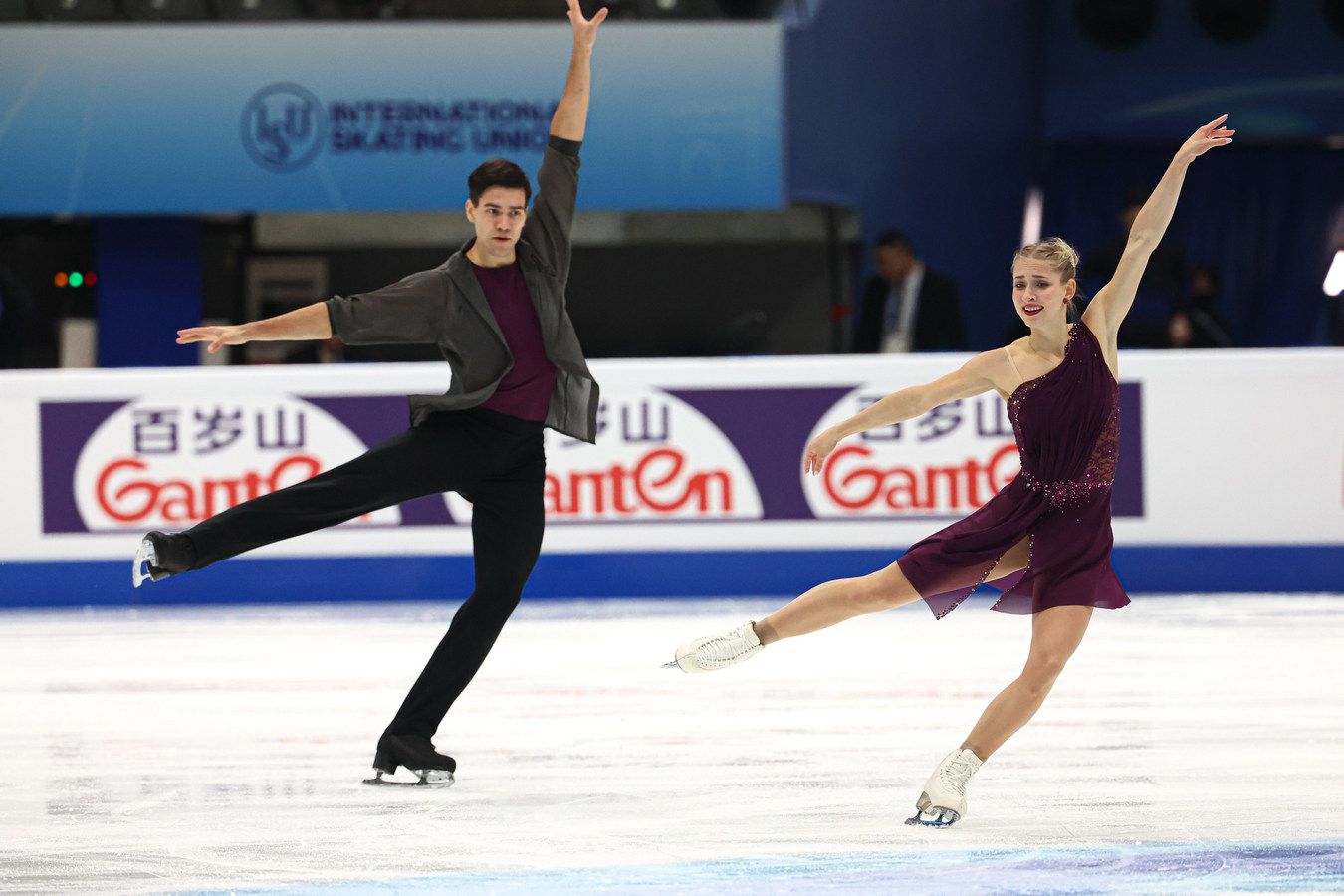 Хазе и Володин прокомментировали победу в финале Гран-при ISU среди спортивных пар