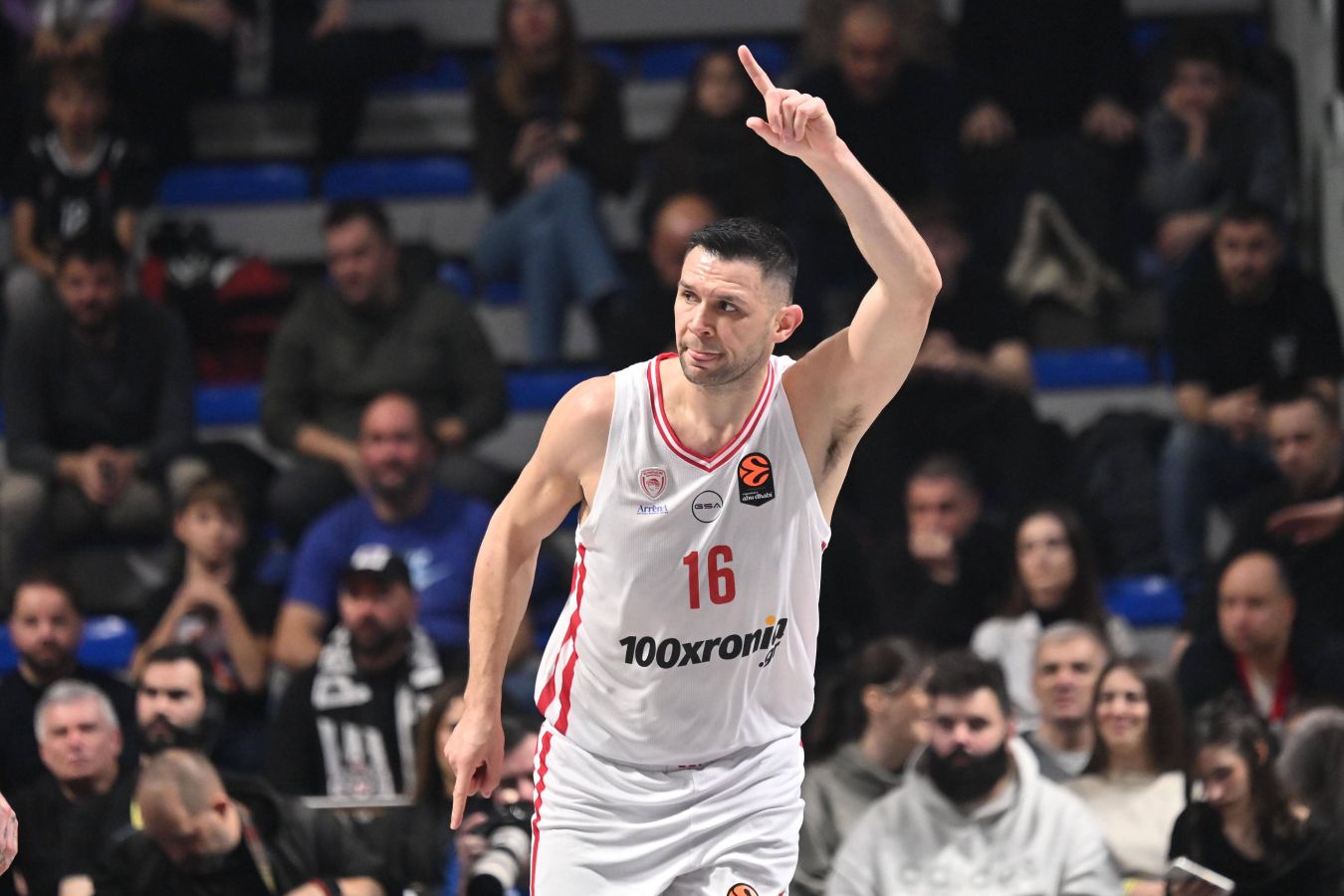 Костас Папаниколау сыграл 800-й матч за Олимпиакос, установив рекорд клуба