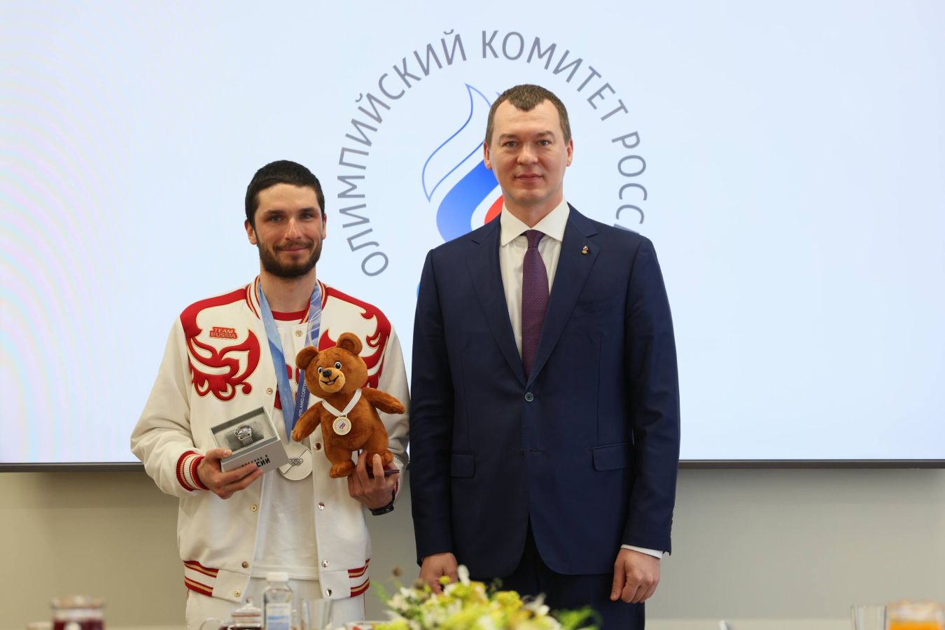 Никита Филиппов получил от Дегтярёва знак Заслуженного мастера спорта России