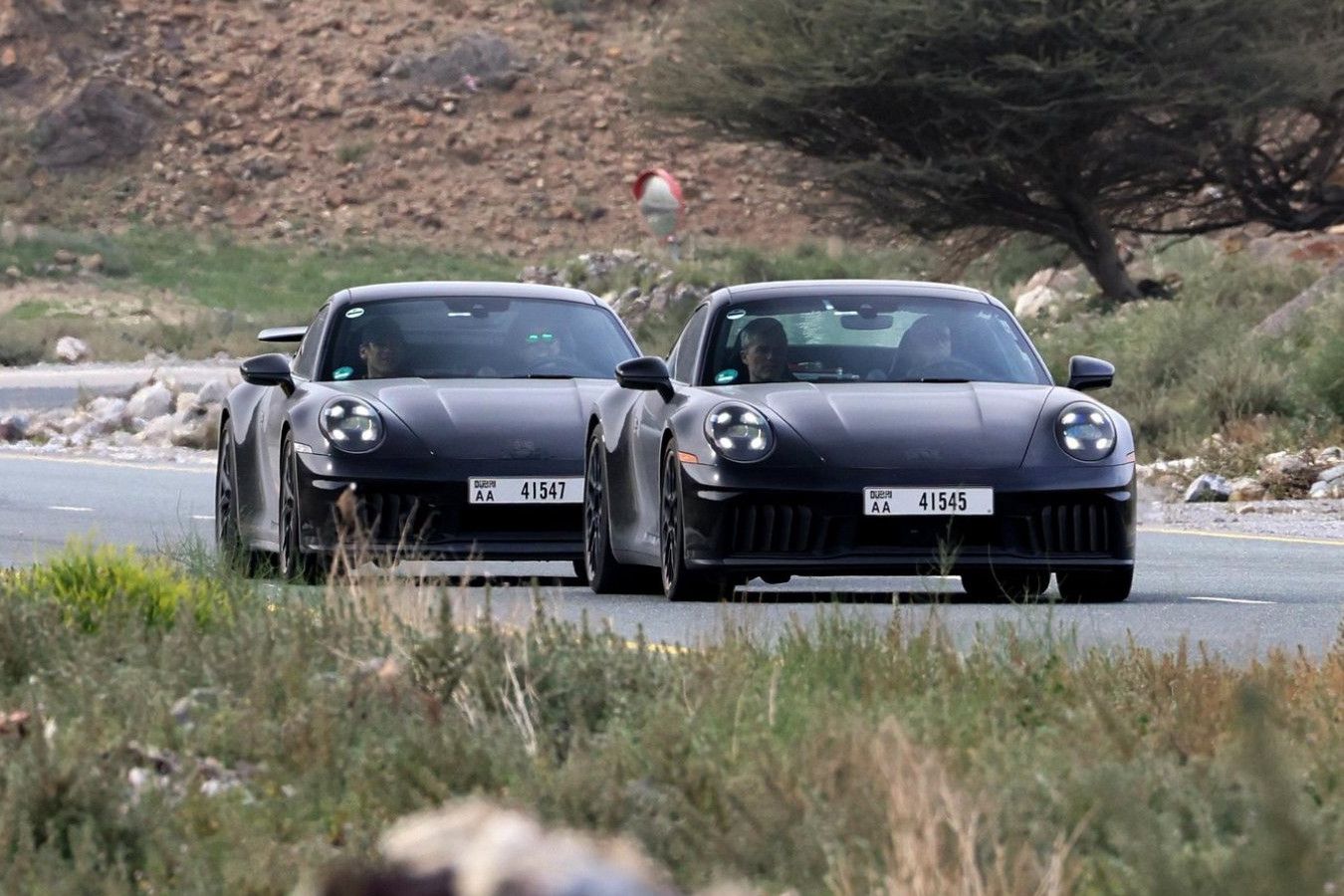 В Porsche показали первую в истории гибридную модель 911