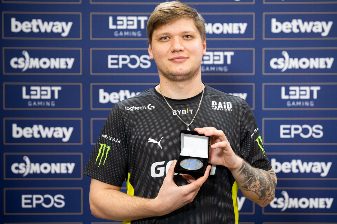 Украинец S1mple побил мировой рекорд в CS:GO по количеству наград MVP -  Чемпионат