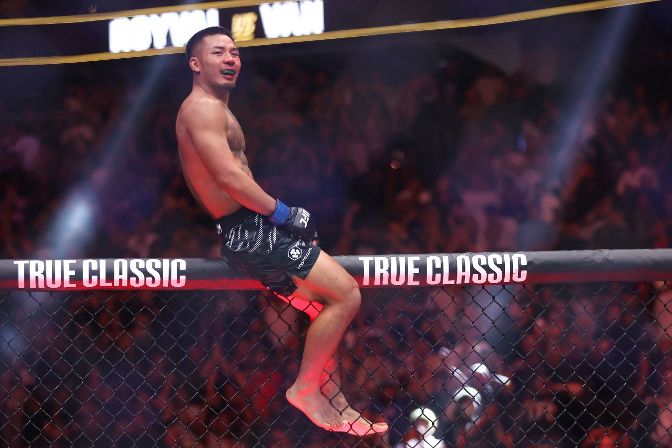 В UFC объявили, когда состоится титульный поединок Джошуа Ван  Тацуро Таира