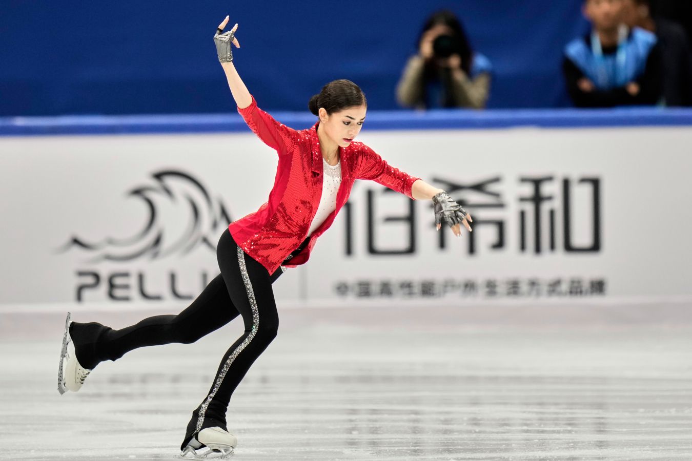 Botinka va paypoqda porno tomosha qiling Karib dengizi qaroqchilari porno komiks