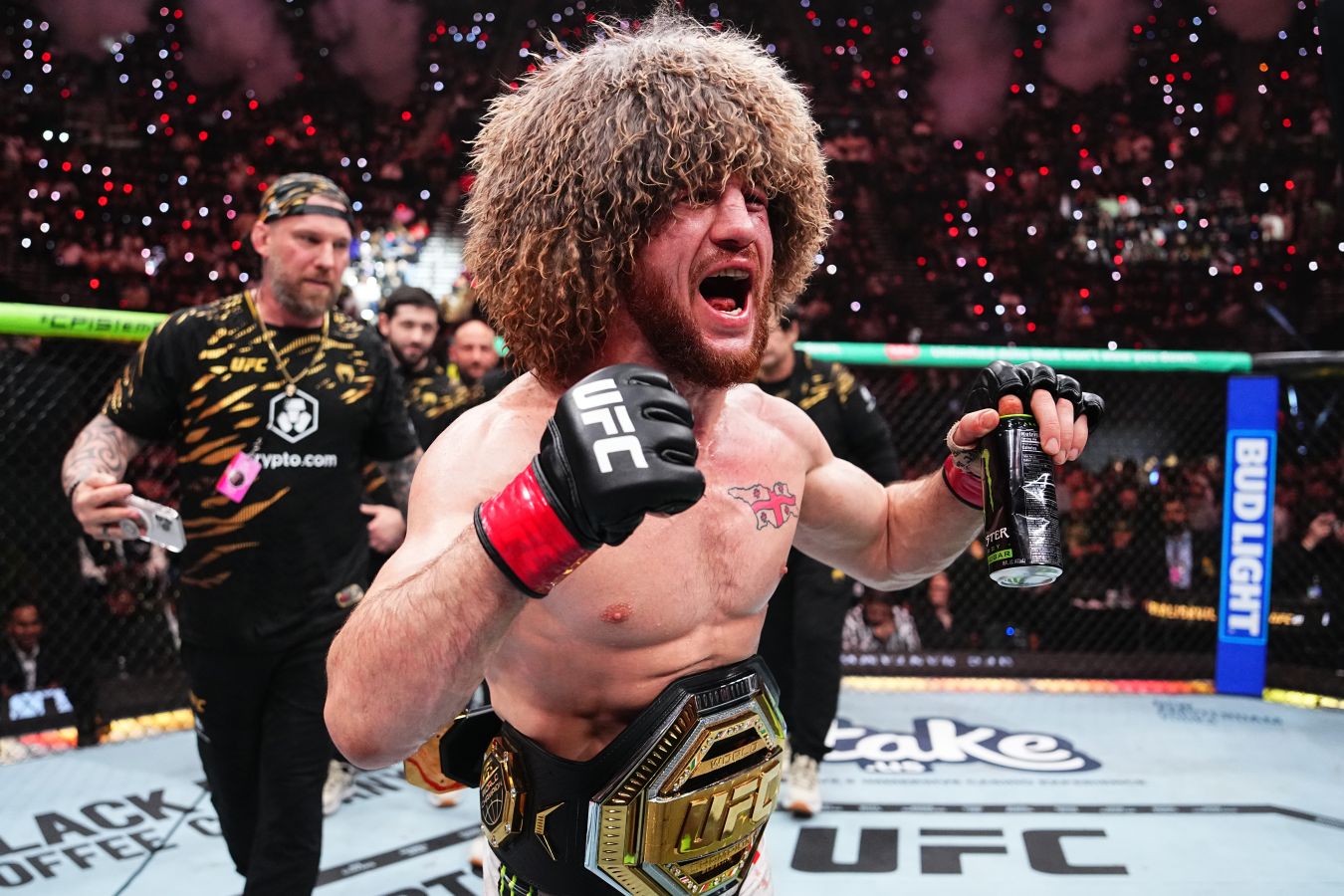 Видео: Двалишвили взобрался по двум канатам, после чего начал подтягиваться