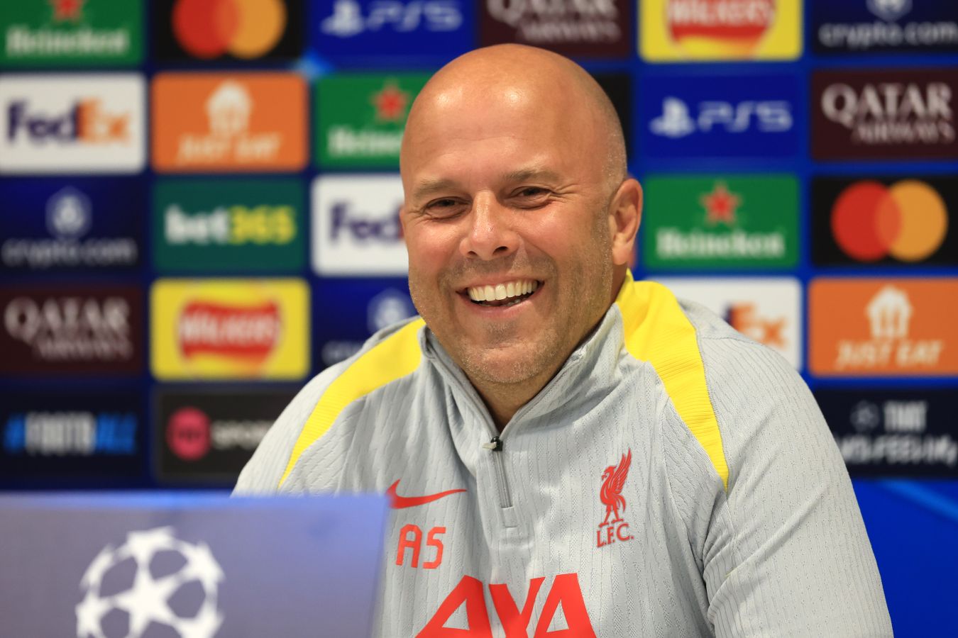 Руководство Ливерпуля требует улучшения результатов от Арне Слота  Indykaila