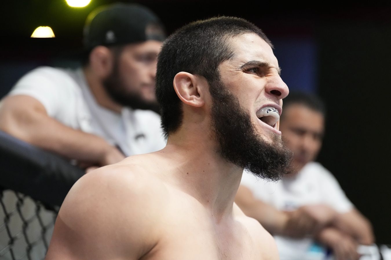 Чемпиона UFC Ислама Махачева могут дисквалифицировать на два года