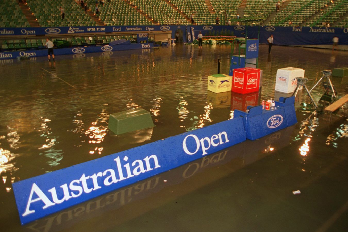 Центральный корт начисто затопило. Ужасный бардак с организацией на Australian Open — 1995