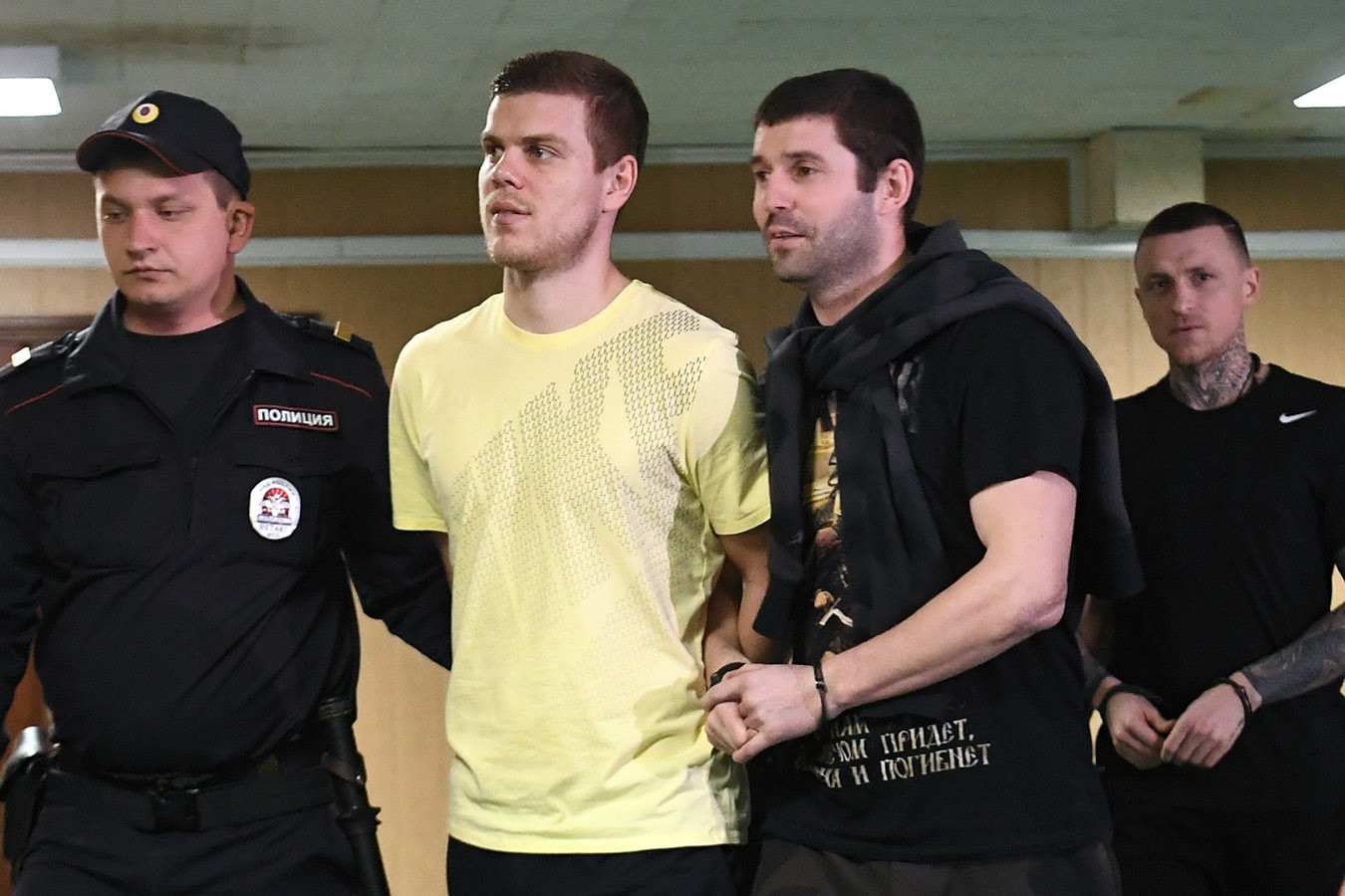 Друг Кокорина и Мамаева вышел на свободу. Футболисты его не встретили