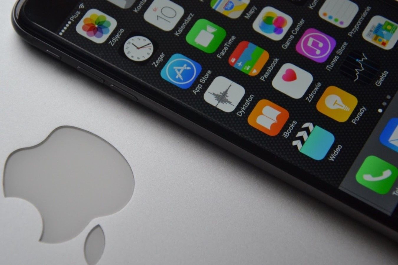 Apple больше не в тройке лидеров по объёму импорта смартфонов в Россию