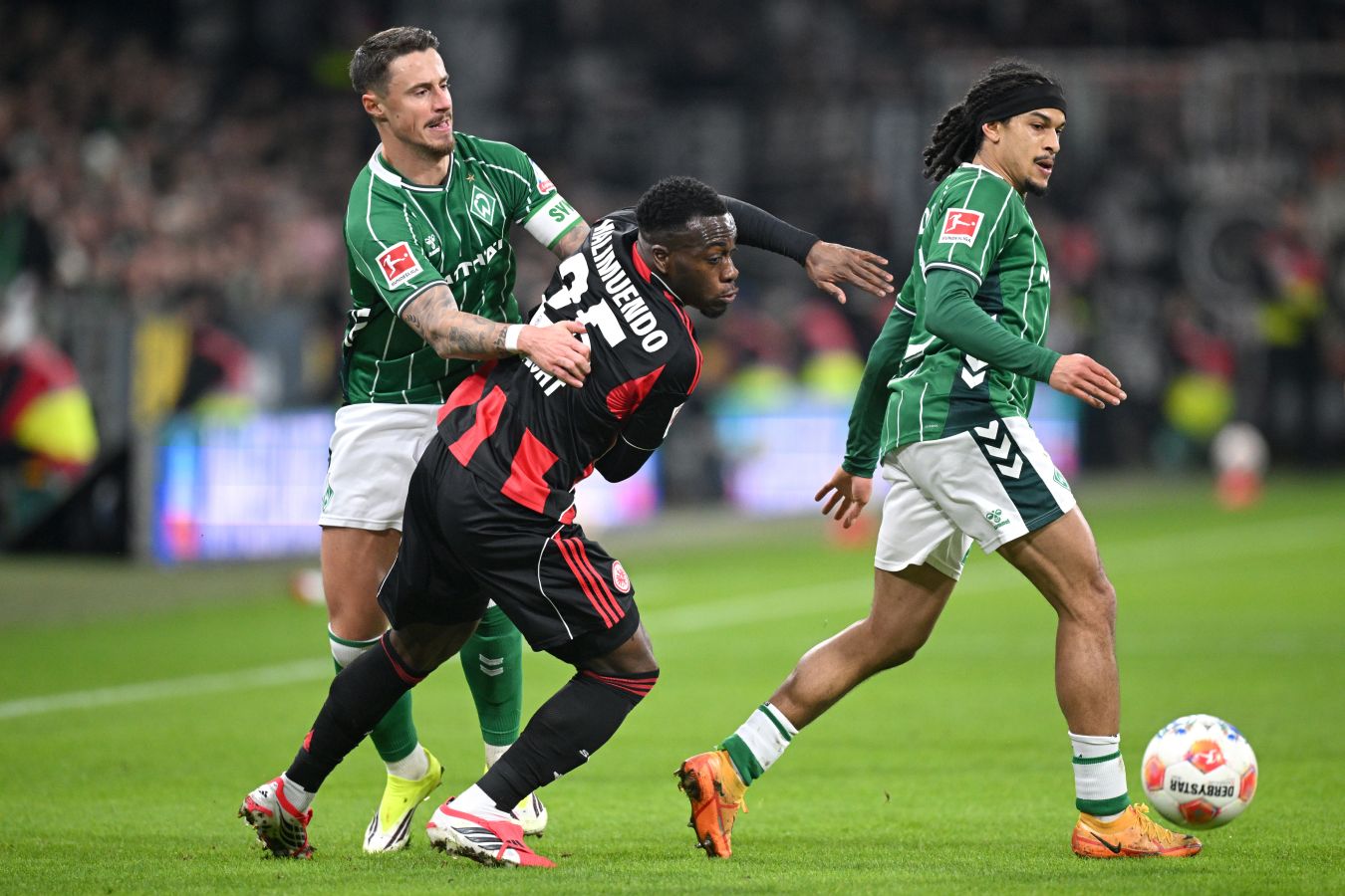 Айнтрахт вырвал ничью в матче с Вердером, забив на 904-й минуте
