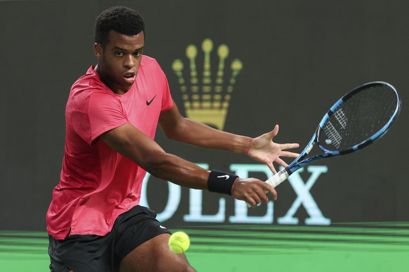 Мпетчи Перрикар сенсационно проиграл 222-й ракетке мира на старте турнира в Метце