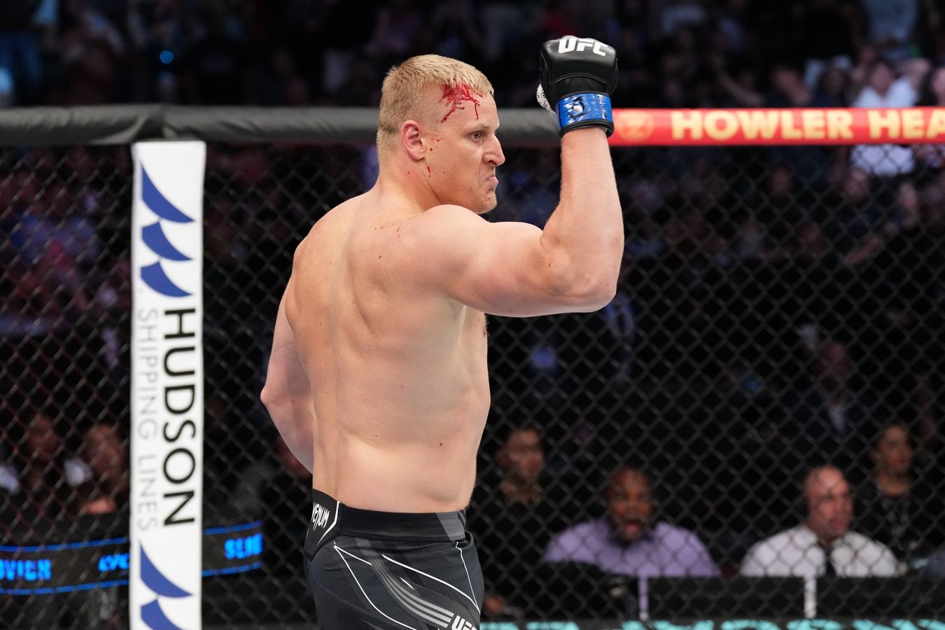 Павлович и Розенстрайк прошли взвешивание перед боем на UFC Fight Night 250