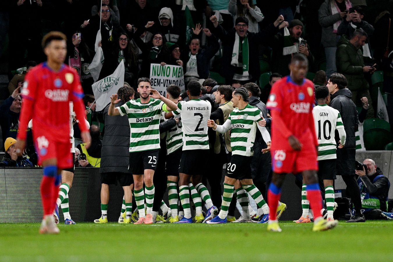 ПСЖ уступил в ЛЧ команде не из лиги топ-5 впервые с 2013 года, оборвав серию из 32 игр