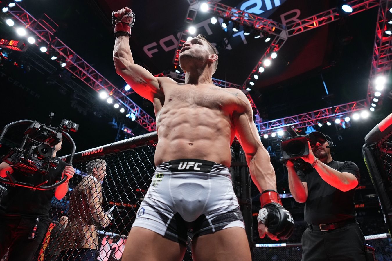 Чейл Соннен: 12 ноября чемпион UFC будет биться с чемпионом Bellator