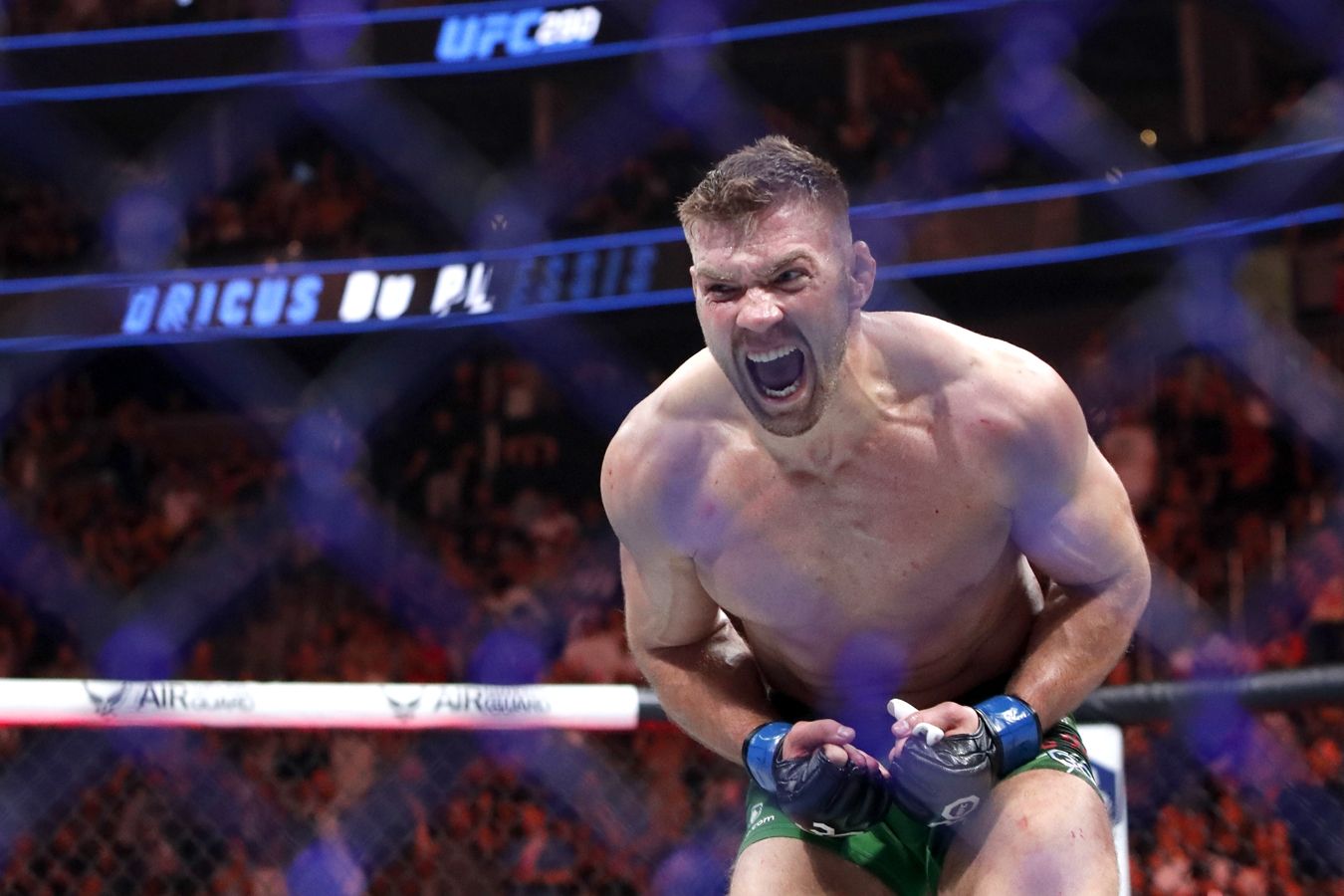 Экс-боец UFC заявил, почему больше не сомневается в навыках дю Плесси