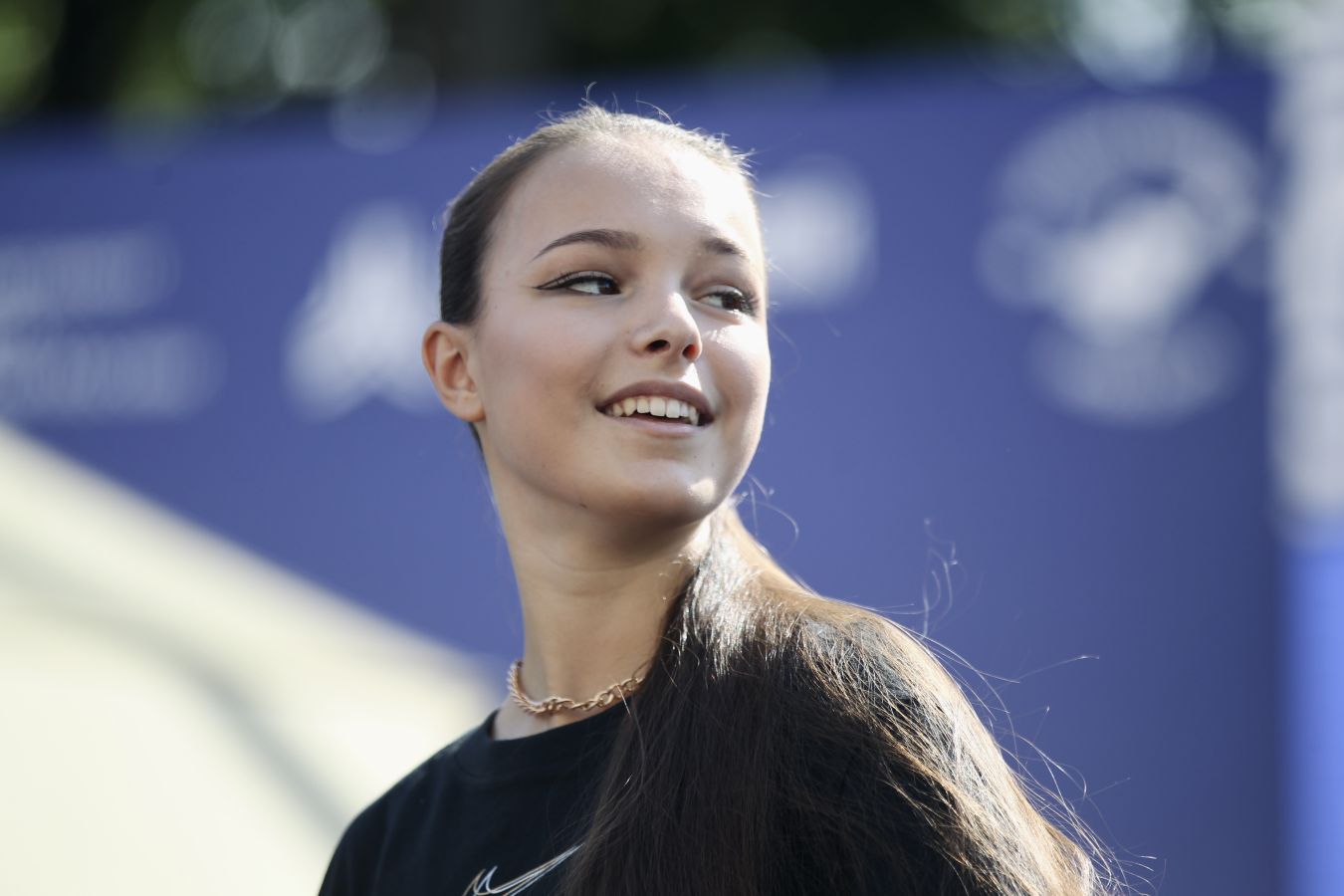 Анна Щербакова получила 230 кг подарков из Китая. Даже именную звезду