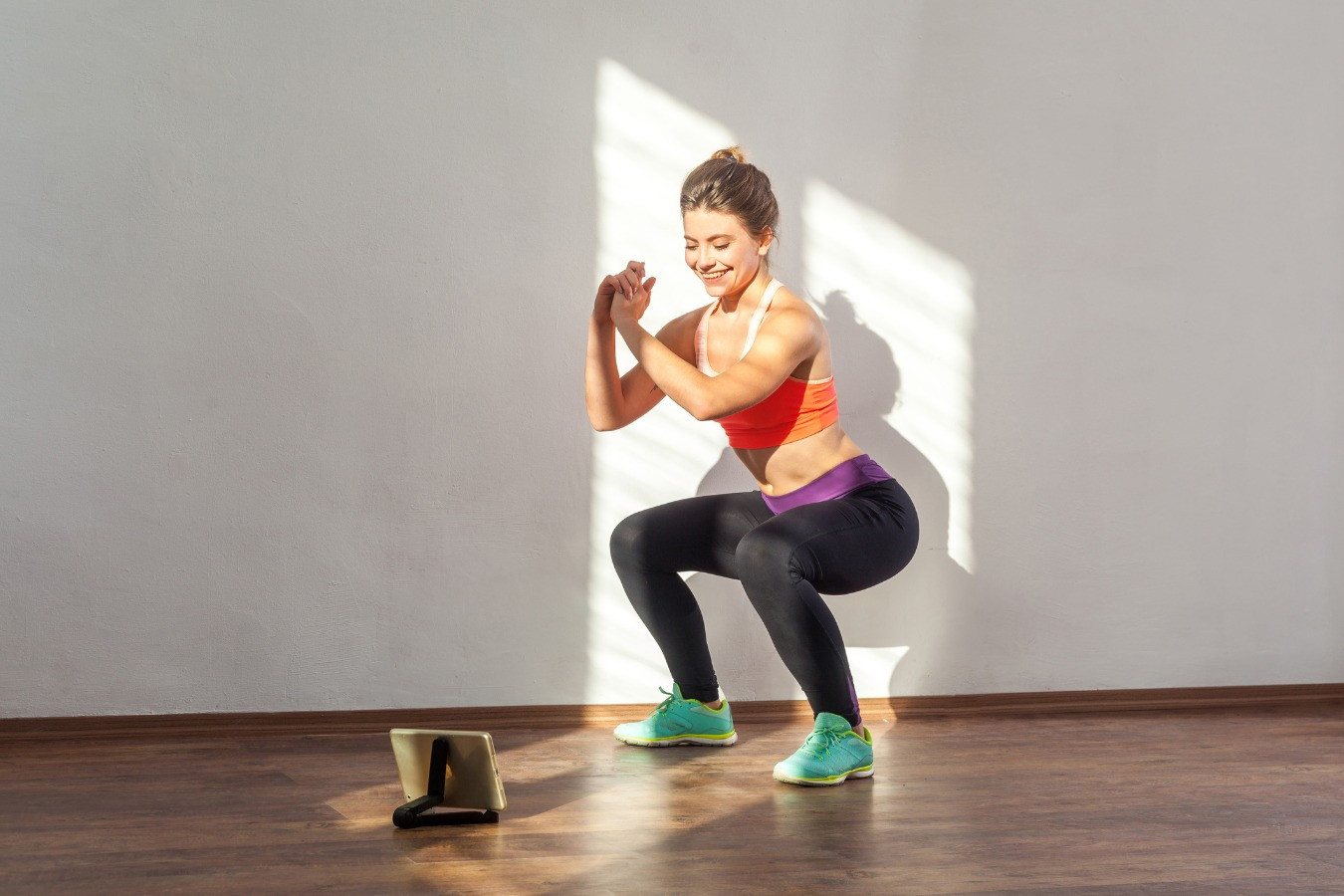 Тренировка ног в тренажерном зале для женщин, комплекс упражнений на ноги | Блог Spirit. Fitness